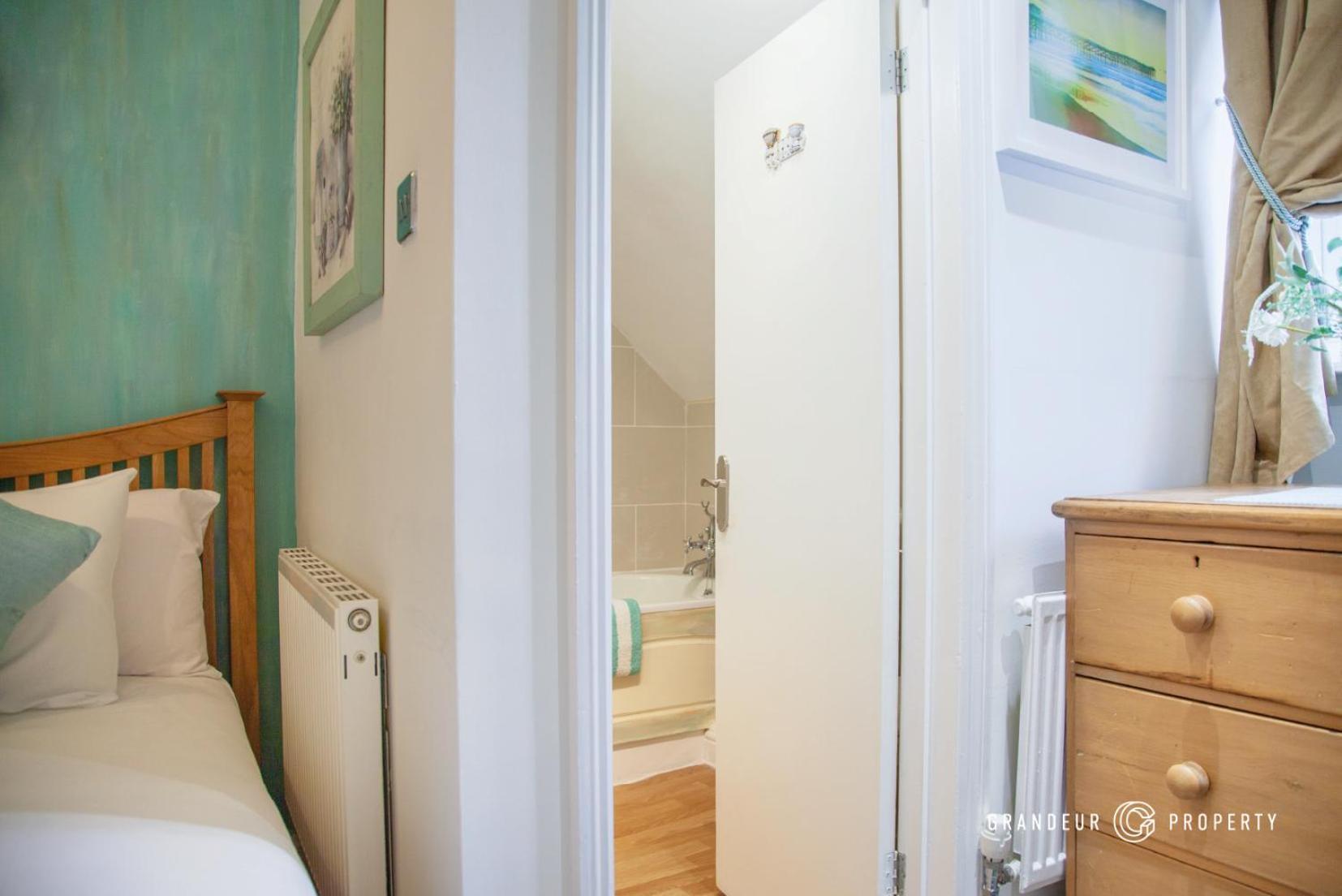 Sky View Suite By Grandeur Property ボーンマス エクステリア 写真